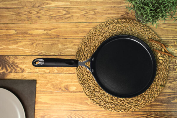 Blynu keptuve 25 cm juoda Professional Line NEMOKAMAS PROTEKTORIUS Berlinger Haus BH 6128 10 scaled