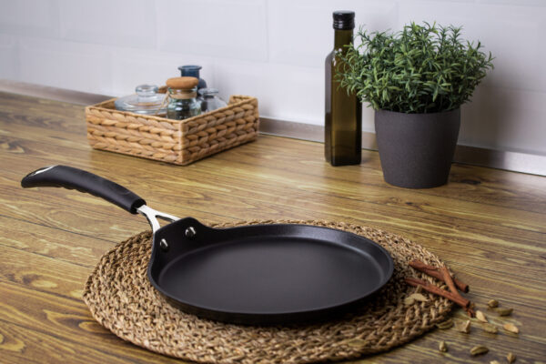Blynu keptuve 25 cm juoda Professional Line NEMOKAMAS PROTEKTORIUS Berlinger Haus BH 6128 4 scaled