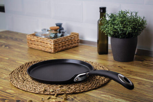Blynų keptuvė, 25 cm, juoda "Professional Line