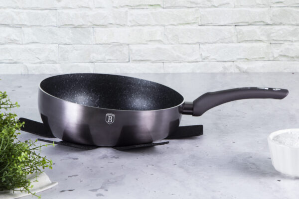 Flip keptuve 26 cm Metallic Line Carbon Pro Edition NEMOKAMAS PROTEKTORIUS Berlinger Haus BH 6906 10 scaled