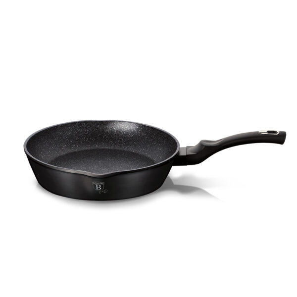 Gili keptuve su dviem angomis 24 cm Black Silver Collection NEMOKAMAS PROTEKTORIUS Berlinger Haus BH 6185 1