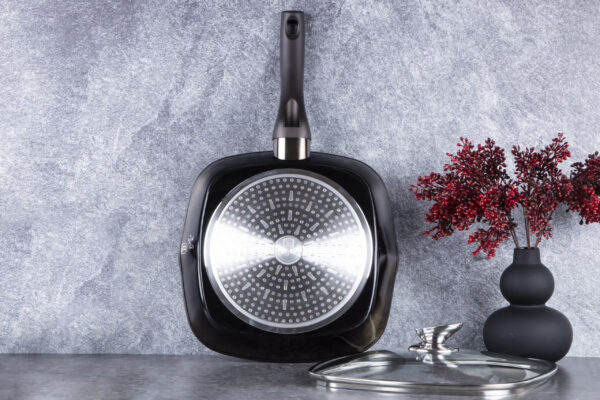 Grilio keptuvė su dangčiu, 28 cm, "Metallic Line Shiny Black Edition-Berlinger Haus-BH-6612-36