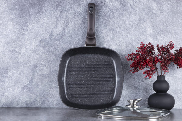 Grilio keptuvė su dangčiu, 28 cm, "Metallic Line Shiny Black Edition-Berlinger Haus-BH-6612-38
